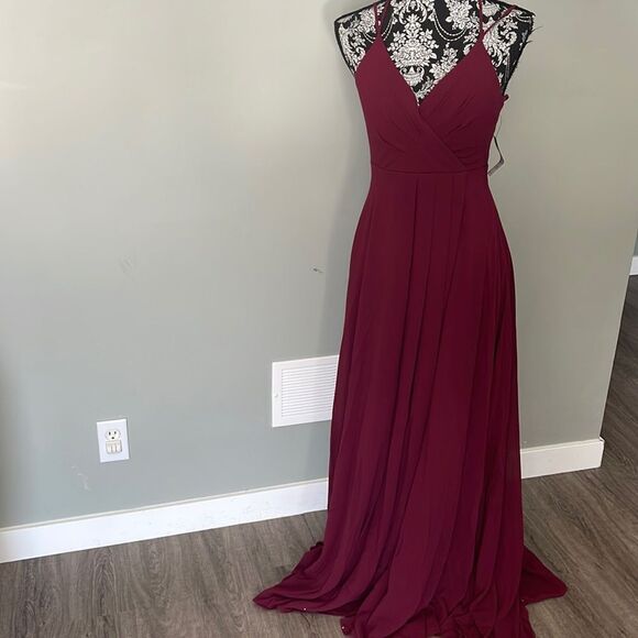 New Wine Long Dress NEW STUNNING - Picture 1 of 3